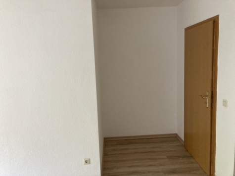 Schöne 2-Raumwhg. in idealer Lage zum Schlobigpark, Parkplätze vor dem Haus! - Flur (13046)