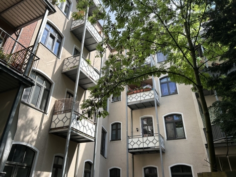 Ab 1.8.26! Zentrumsnahe 2-Raumwohnung mit Balkon u. EBK in Zwickau! - Balkonanlage (7843)