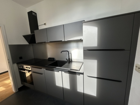 Zentrumsnahe 2-Raumwohnung mit Balkon u. EBK in Zwickau! - moderne EBK (14846)