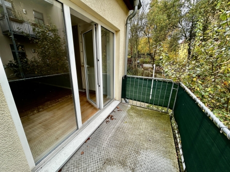 Schöne 2-Raum-Wohnung mit Balkon, EBK und Tageslichtbad in Plauen! Vermietet - Balkon (5665)