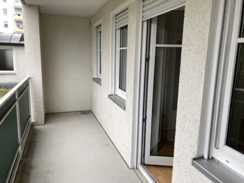 Schöne 1,5-Raum-Whg. mit Fahrstuhl, Balkon u. TG-Stpl. in zentrumsnaher Lage! - Balkon (9512)