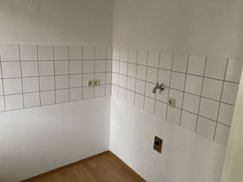 Schöne 1,5-Raum-Whg. mit Fahrstuhl, Balkon u. TG-Stpl. in zentrumsnaher Lage! - Küchenecke (9513)