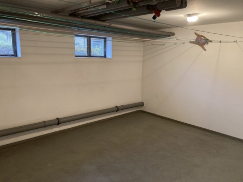 Fraureuth: *Schöne 3-Raumwohnung mit Balkon und Carport-Stellplatz optional!* - Trockenraum (14697)