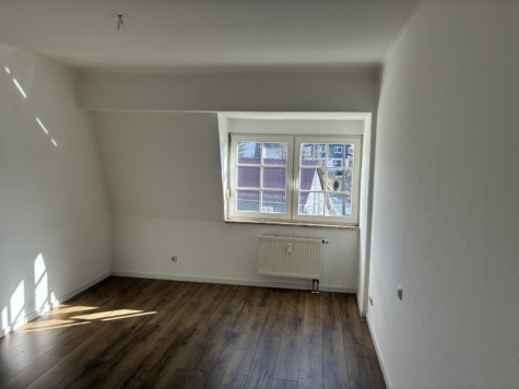 Fraureuth: *Schöne 3-Raumwohnung mit Balkon und Carport-Stellplatz optional!* - Schlafzimmer (14692)