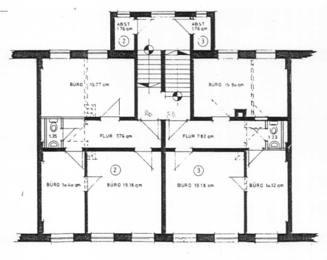 Denkmal-WGH zentrumsnah in Zwickau – Gewerbe + 4 WE, Balkone, 1 WE derzeit in Renovierung - Grundriss 1. OG (11868)