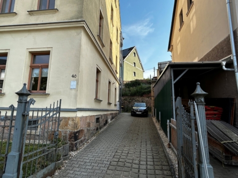Kompakt, gemütlich, vielseitig – Eigentumswohnung mit Balkon in Kirchberg - Zufahrt (15479)
