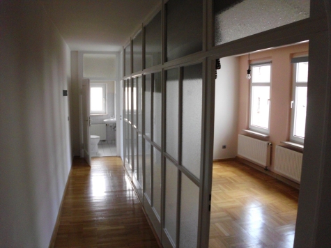 Perfekt für studentisches Wohnen in der Hochschulstadt Zwickau – Großes Potenzial in 1A-Lage - 2. OG Flur und Kinderzimmer (7677)