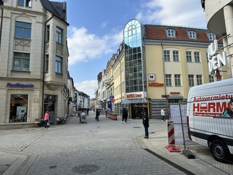 Perfekt für studentisches Wohnen in der Hochschulstadt Zwickau – Großes Potenzial in 1A-Lage - Ladenstraße (7694)
