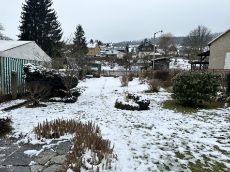 Sanierungsbedürftiges Mehrfamilienhaus mit 3 Wohneinheiten in Klingenthal! - Grundstück (11967)