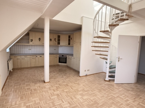 *Renovierte 4-Raum-Maisonettewhg. mit Balkon und EBK! Zentrumsnah!* - offene Küche (15098)