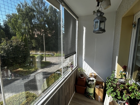 Modernisierte 3-Raum-Wohnung im 1. OG, Balkon u. Stellplatz - Balkon (586)