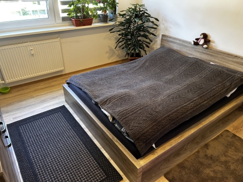 Modernisierte 3-Raum-Wohnung im 1. OG, Balkon u. Stellplatz - Schlafzimmer (585)