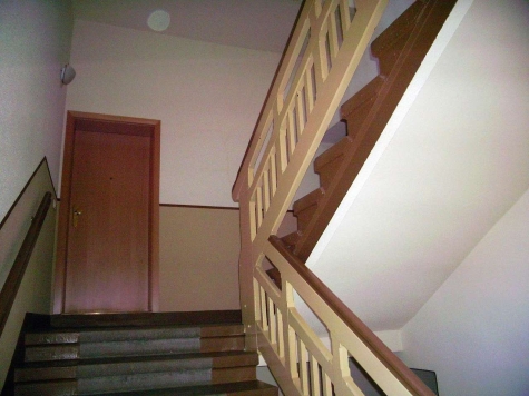 3 Monate Kaltmietfrei! Renovierungsbedürftige 2-Raum-Wohnung, attraktive Lage - Treppenhaus (6766)