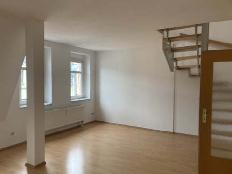 Ab 1.8.26! Schöne 2-Raum-Maisonettewhg. mit Balkon, EBK und Stellpl.! - Wohnzimmer (9403)