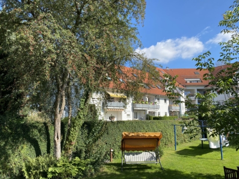 Großzügige 3,5-Zimmer-Maisonettewohnung mit Loggia, TG-Stpl. und 2 Stpl. in Zwickau! - Parkanlage hinter dem Haus (11659)