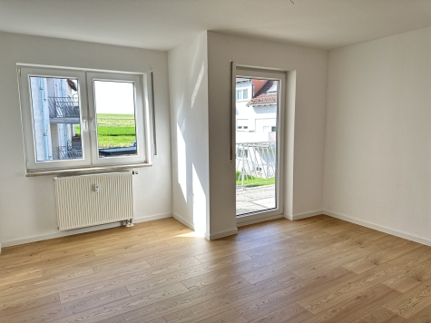 Frisch renoviert! 2-Raumwhg. mit Balkon, TG-Stpl. (duplex, saniert), Neubau 1997! Leerstand! - Schlafzimmer, Zugang Balkon (2800)