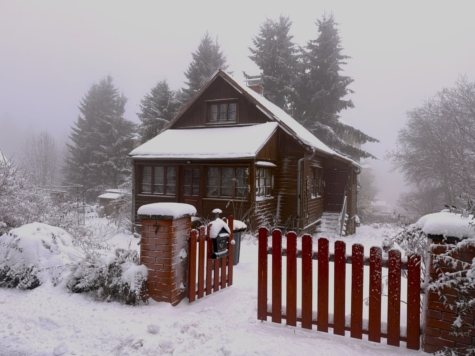 Sanierungsbedürftiges, unberäumtes Ferienhaus mit Garten und Stellplatz in ruhiger Lage! - Winterhaus (9467)