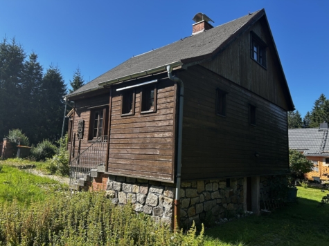 Sanierungsbedürftiges, unberäumtes Ferienhaus mit Garten und Stellplatz in ruhiger Lage! - Außenansicht (9462)