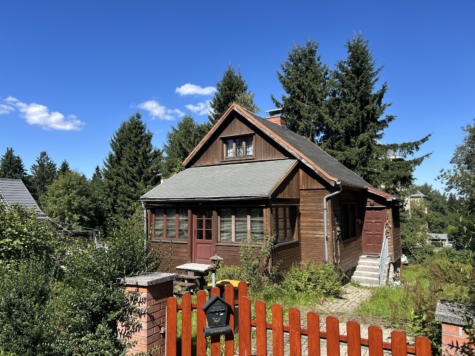 Sanierungsbedürftiges, unberäumtes Ferienhaus mit Garten und Stellplatz in ruhiger Lage! - Außenansicht (9458)