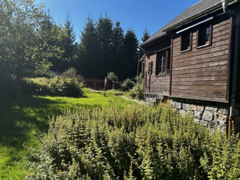 Sanierungsbedürftiges, unberäumtes Ferienhaus mit Garten und Stellplatz in ruhiger Lage! - Garten (9459)