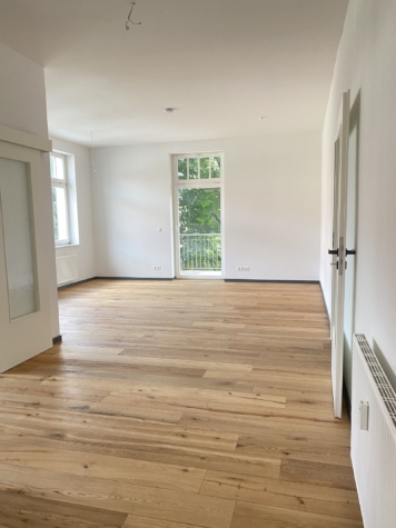 Moderne 3-Zimmer-Wohnung mit Balkon u. EBK in Zwickau-Pölbitz! - Wohnzimmer, Balkon (13185)