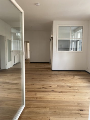 Moderne 3-Zimmer-Wohnung mit Balkon u. EBK in Zwickau-Pölbitz! - Wohnzimmer (13189)