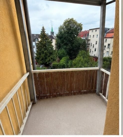 Ab 1.11.! 3-Raumwohnung mit Balkon und Einbauküche in Zwickau! - Balkon, Ausblick (12262)
