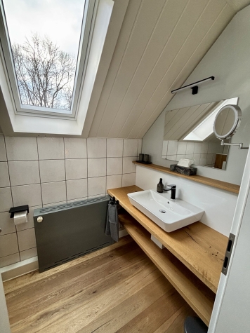 Einzigartiges Anwesen mit Wohnhaus, Gewerbeflächen, Ferienwohnungen und großem Naturareal! - Studio (5790)