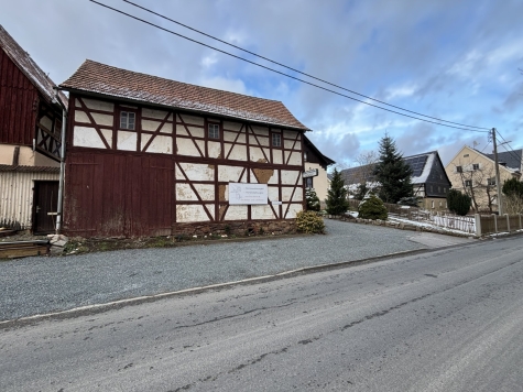 Einzigartiges Anwesen mit Wohnhaus, Gewerbeflächen, Ferienwohnungen und großem Naturareal! - Parkplätze (5777)