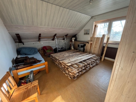 Einzigartiges Anwesen mit Wohnhaus, Gewerbeflächen, Ferienwohnungen und großem Naturareal! - Schlafzimmer (5810)