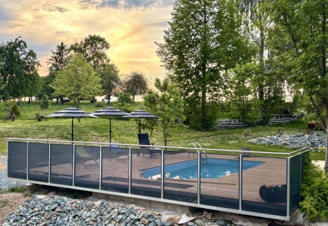 Einzigartiges Anwesen mit Wohnhaus, Gewerbeflächen, Ferienwohnungen und großem Naturareal! - Pool (5771)