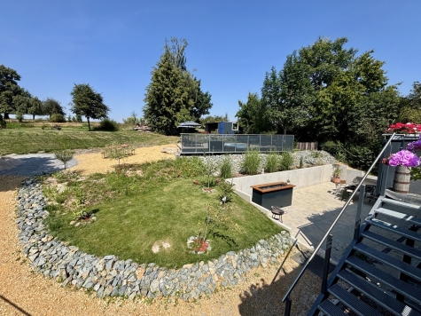 Einzigartiges Anwesen mit Wohnhaus, Gewerbeflächen, Ferienwohnungen und großem Naturareal! - Außenanlage (5772)