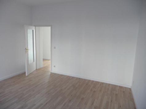 Helle 2-Raum-Wohnung mit Südbalkon und Stellplatz! Vermietet! - Wohnzimmer (9269)