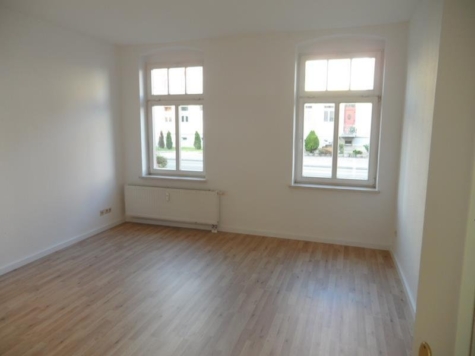 Helle 2-Raum-Wohnung mit Südbalkon und Stellplatz! Vermietet! - Wohnzimmer (9268)