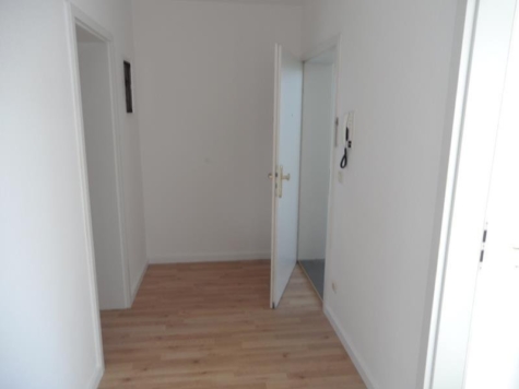 Helle 2-Raum-Wohnung mit Südbalkon und Stellplatz! Vermietet! - Flur (9267)