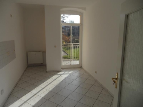 Helle 2-Raum-Wohnung mit Südbalkon und Stellplatz! Vermietet! - Küche / Zugang zum Balkon (9271)