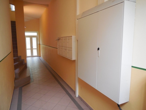 Zentrumsnahe 2 Raumwohnung mit Tageslichtbad! - Treppenhaus (7189)