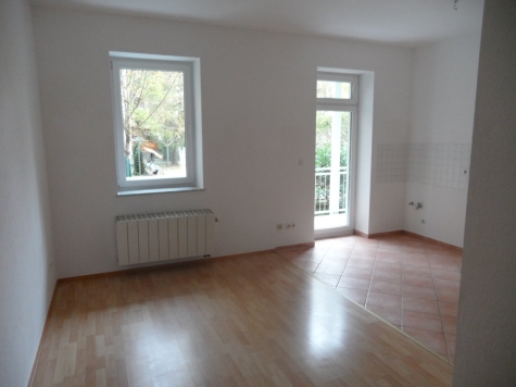 Zentrumsnahe 2 Raumwohnung mit Tageslichtbad! - Wohn-/Essbereich (7180)