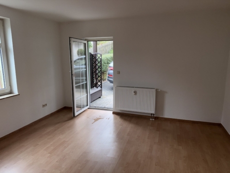 Gemütliche 2-Raumwohnung mit Terrasse und EBK in Lichtentanne! - Schlafzimmer, Terrasse (12349)