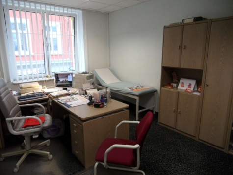134m² Büro- oder Praxisräume in 1A-Innenstadtlage - Arztzimmer Einrichtungsbeispiel (103)