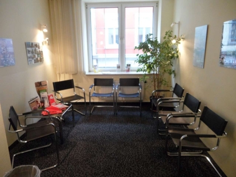 134m² Büro- oder Praxisräume in 1A-Innenstadtlage - Warteraum Einrichtungsbeispiel (102)