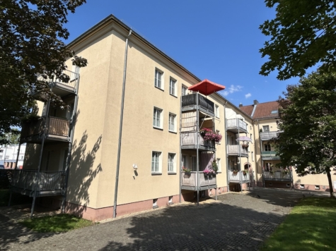 Zentrumsnahe 2-Raum-Whg.! Tageslichtbad, Balkon mit Blick ins Grüne; Vermietet! - Balkonanlage (14398)