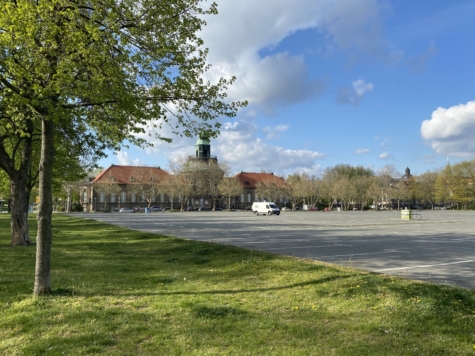 Zentrumsnahe 2-Raum-Whg.! Tageslichtbad, Balkon mit Blick ins Grüne; Vermietet! - Platz der Völkerfreundschaft (14402)