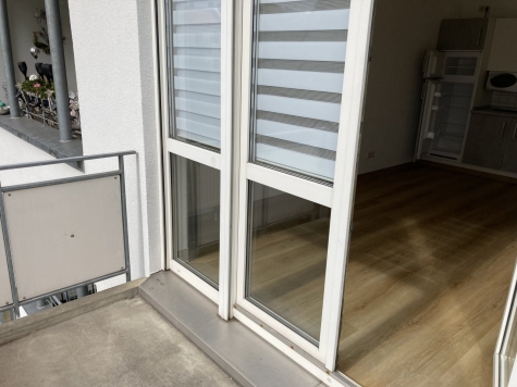 Ab 01.08.26! 1-Raum WE mit Balkon, Einbauküche und Tiefgaragenstellplatz in ruhiger Seitenstraße - Balkon (5600)