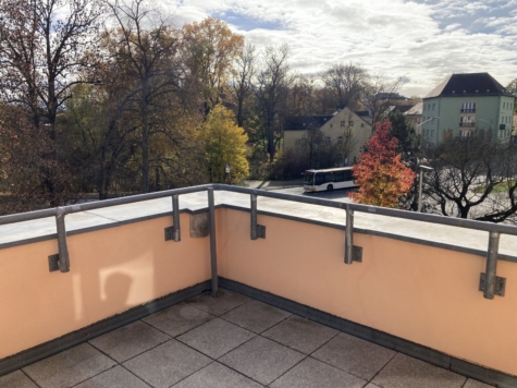 Zentrumsnahe 3-Raumwohnung mit goßer Dachterrasse und Stellplatz! - Dachterrasse (9694)