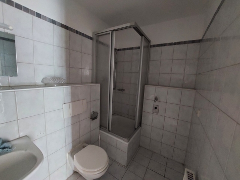 Attraktives Apartement in ehemaliger Textilfabrik, mit Aufzug, zentrumsnah, Denkmalschutz! - Badezimmer mit Dusche (710)