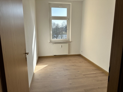 Schöne 3-Raum-Wohnung in Oelsnitz/V., 2. OG. Leerstehend! - Kinderzimmer (744)