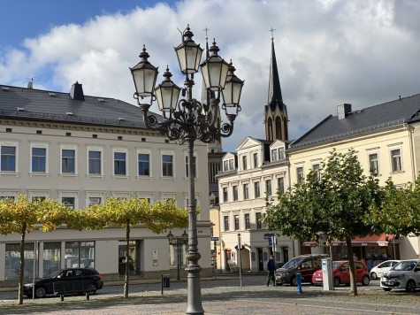 Schöne 3-Raum-Wohnung in Oelsnitz/V., 2. OG. Leerstehend! - Marktplatz (750)
