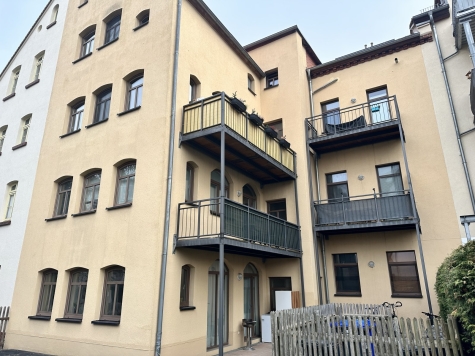 Vermietet ab 01.05.26! Großzügige 1-Raumwohnung mit Einbauküche in Zwickau! Denkmalschutz! - Hausansicht Innenhof (3199)