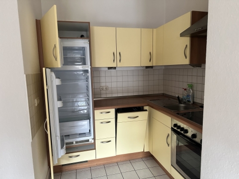 Vermietet ab 01.05.26! Großzügige 1-Raumwohnung mit Einbauküche in Zwickau! Denkmalschutz! - Küche (3191)